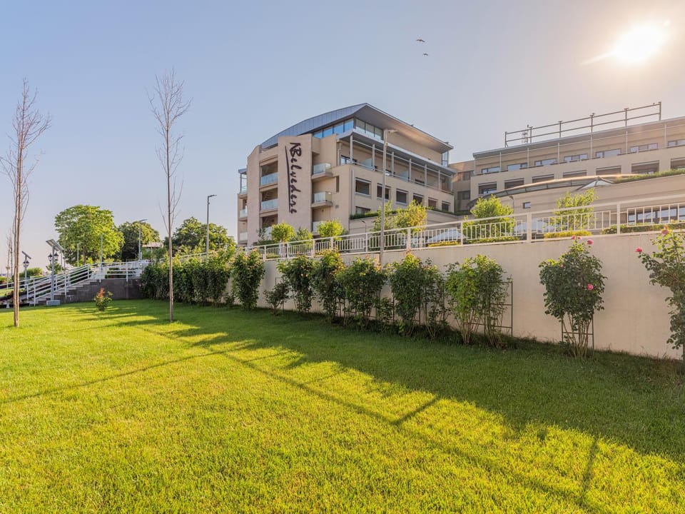 Property building, Natural landscape, Garden, Garden view