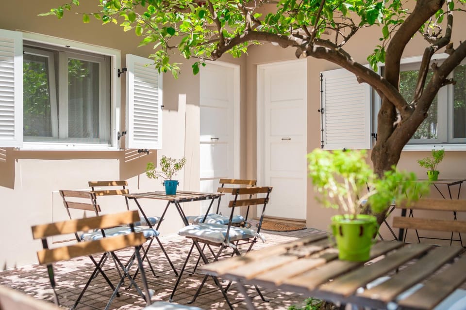 Patio, Day, Garden, Seating area, Garden view