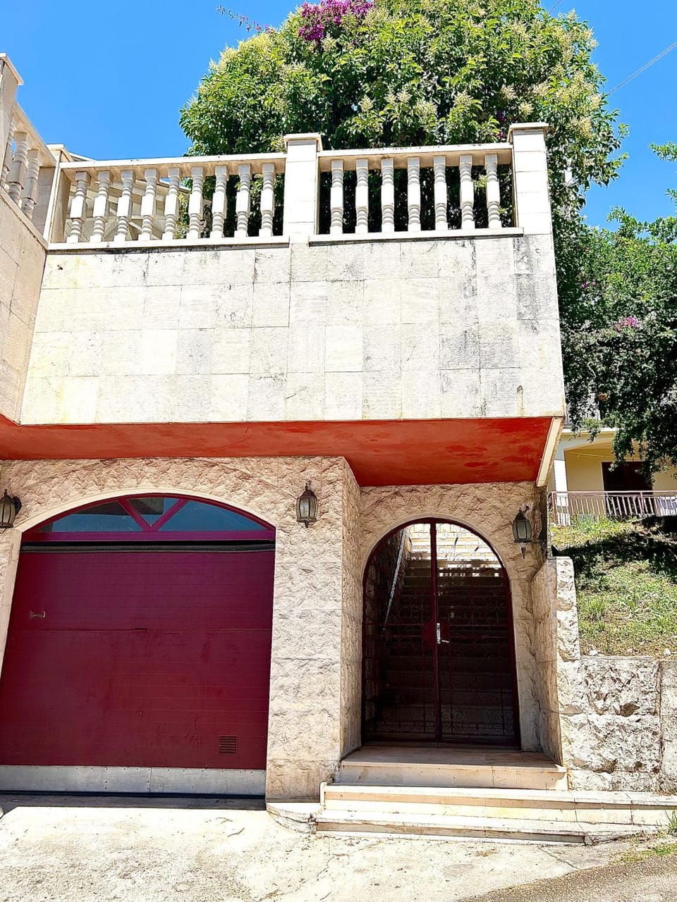 Property building, Facade/entrance