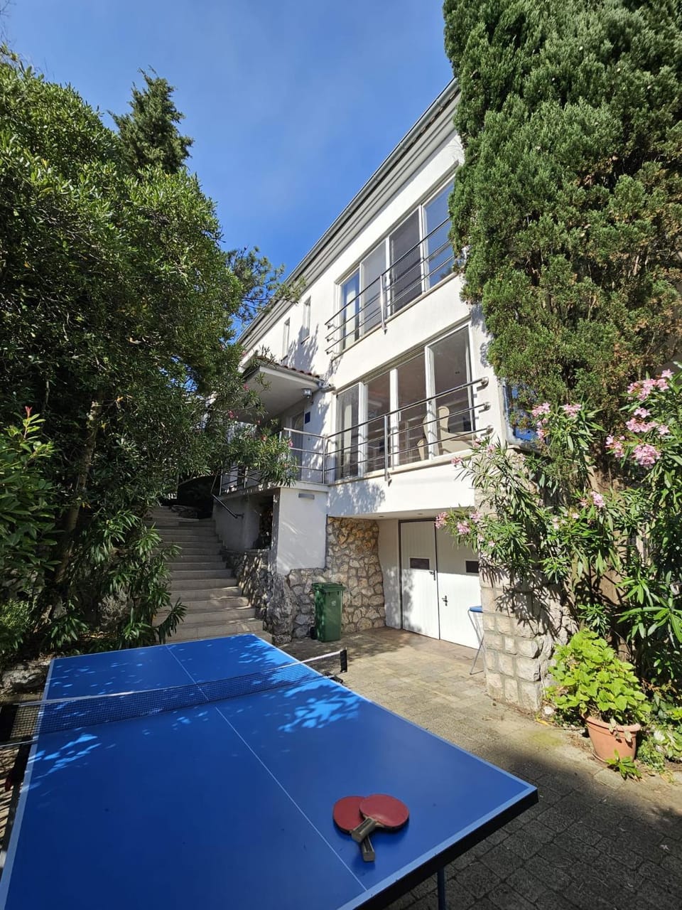 Property building, Facade/entrance, Table tennis