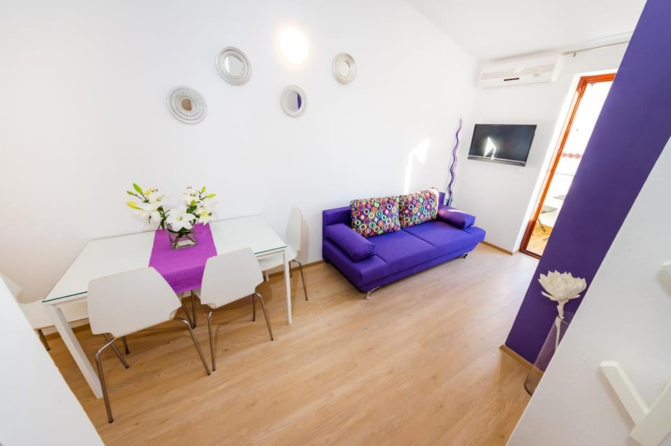 TV and multimedia, View (from property/room), Balcony/Terrace, Kitchen or kitchenette, Living room, Photo of the whole room, Seating area, Dining area