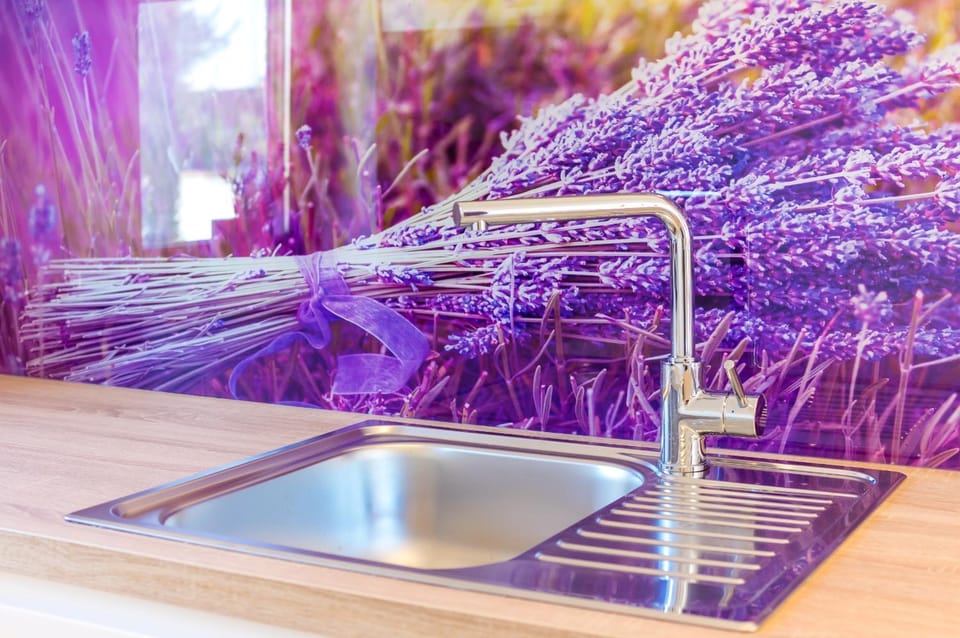 Kitchen or kitchenette, Decorative detail