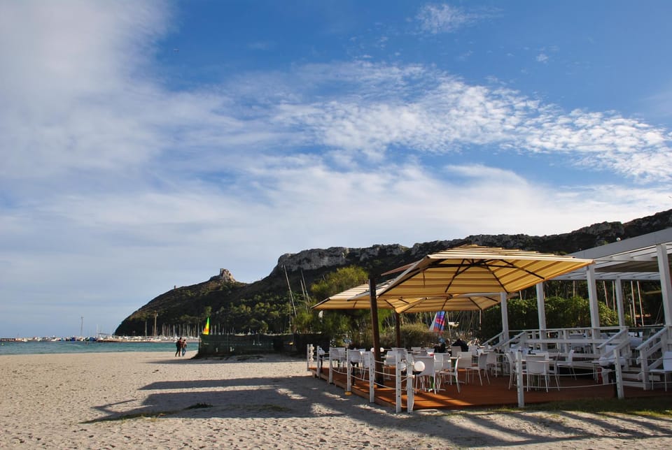 Nearby landmark, Natural landscape, Fishing, Karaoke, Nightclub / DJ, Snorkeling, Beach, Canoeing, Hiking, Cycling, Diving, Evening entertainment