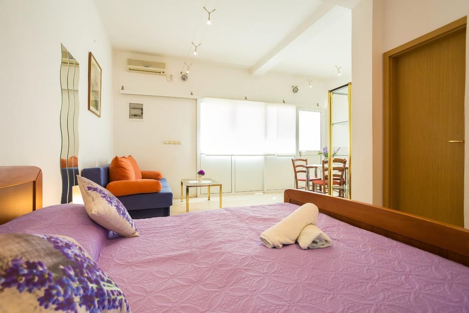 Day, Photo of the whole room