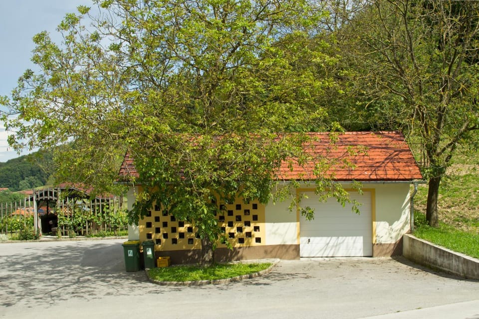 Property building, Area and facilities