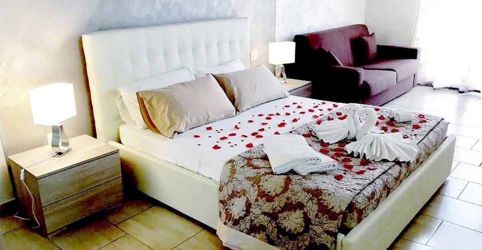 Photo of the whole room, Bedroom, Breakfast