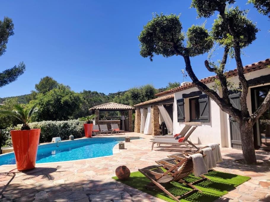 Property building, Patio, Garden, Garden view, Pool view, Sea view, Swimming pool, sunbed