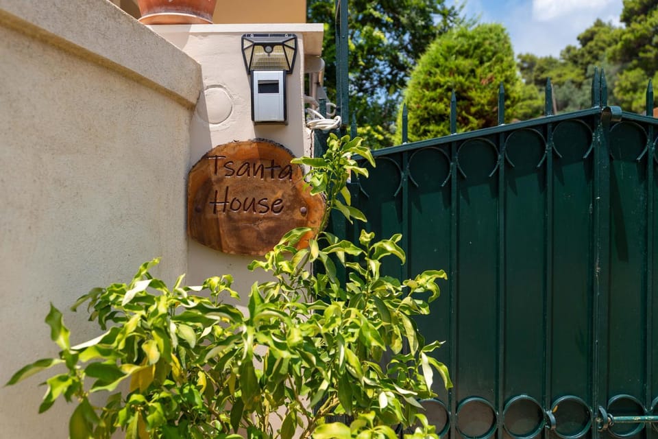 Tsanta house House in Saint Gordios beach