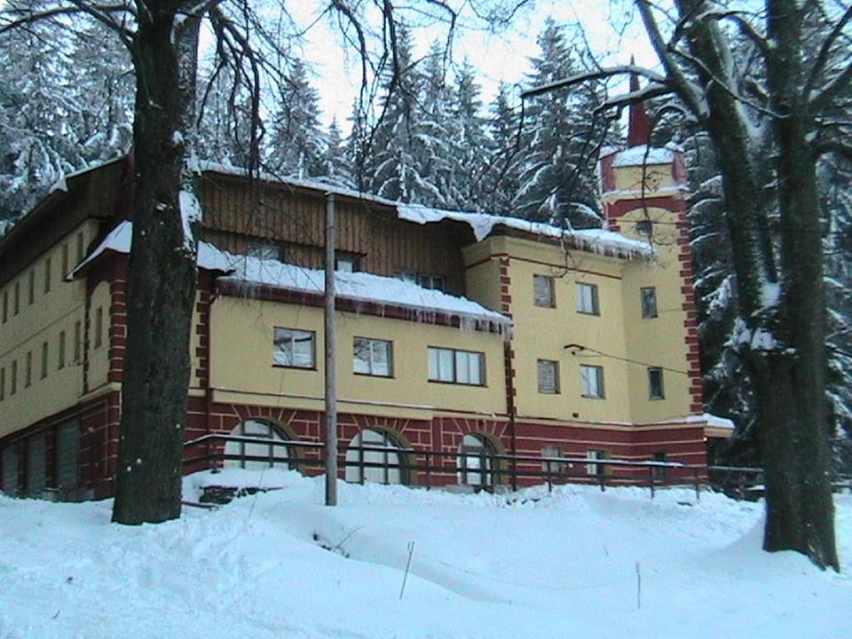 Facade/entrance, Day, Winter