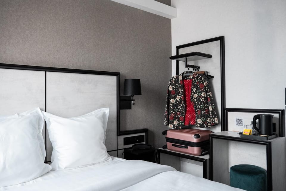 Coffee/tea facilities, wardrobe
