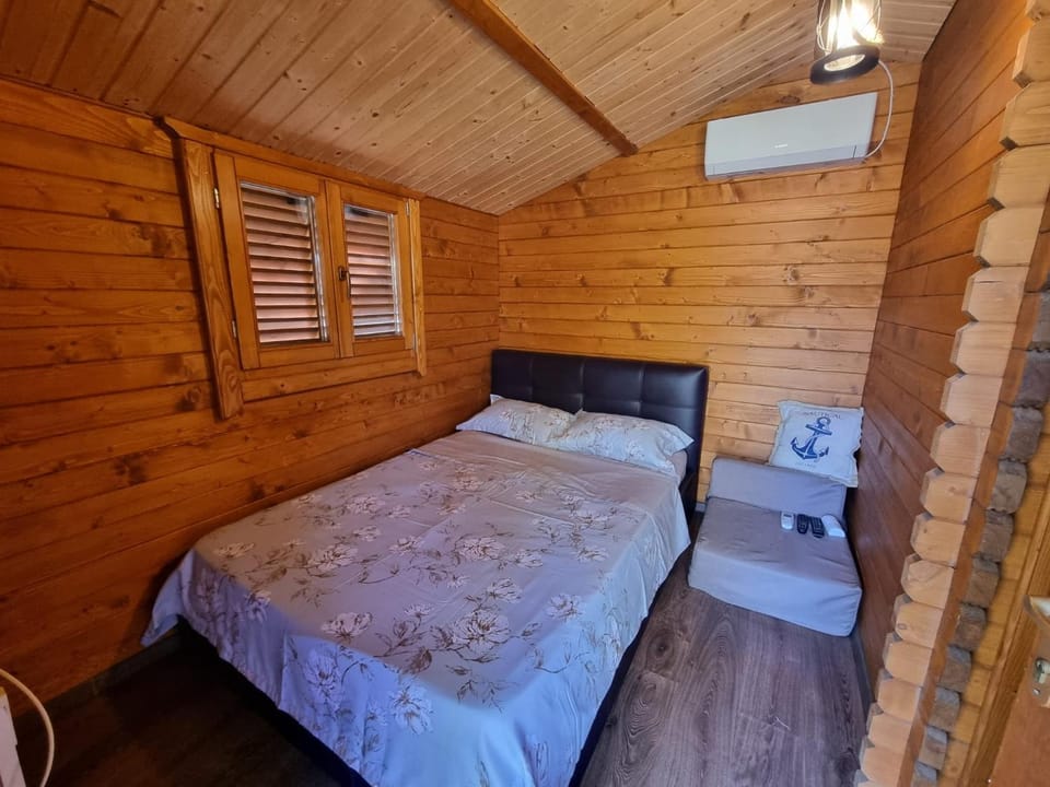 Casuta Anastasia House in Romania