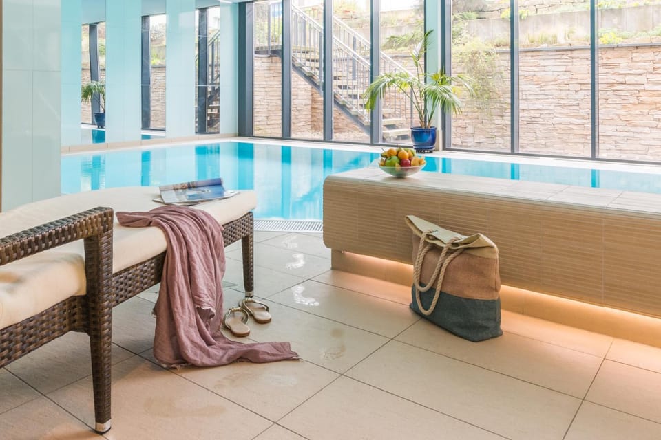 Swimming pool, Swimming pool