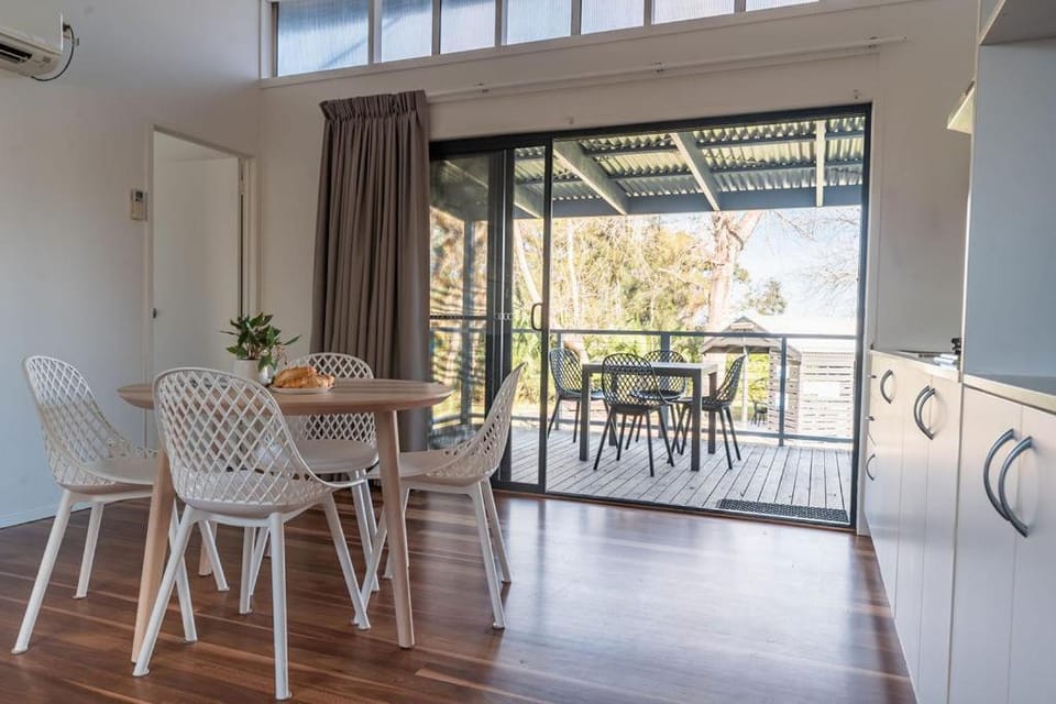 Patio, View (from property/room), Balcony/Terrace, Living room, Seating area, Dining area
