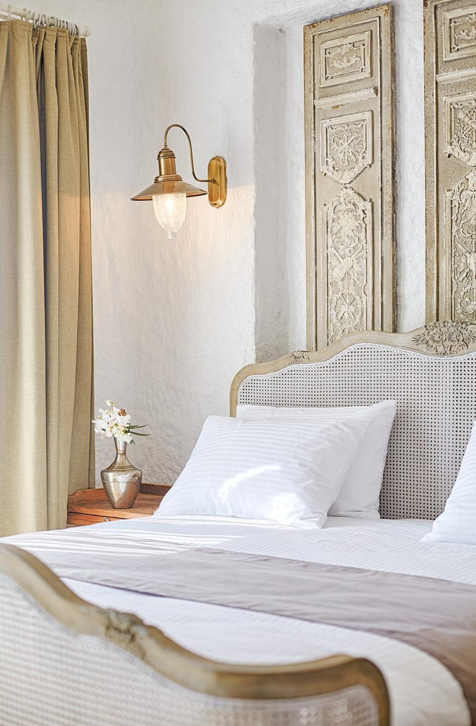 Patio, Bathroom, Photo of the whole room, Decorative detail, Bedroom, Garden view, Pool view