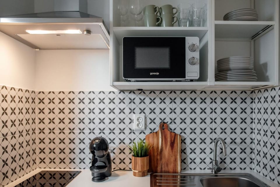 Kitchen or kitchenette, kitchen