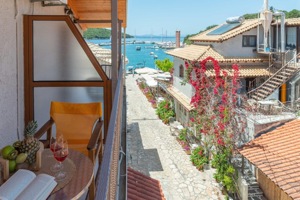 Balcony/Terrace, City view, Sea view, Street view