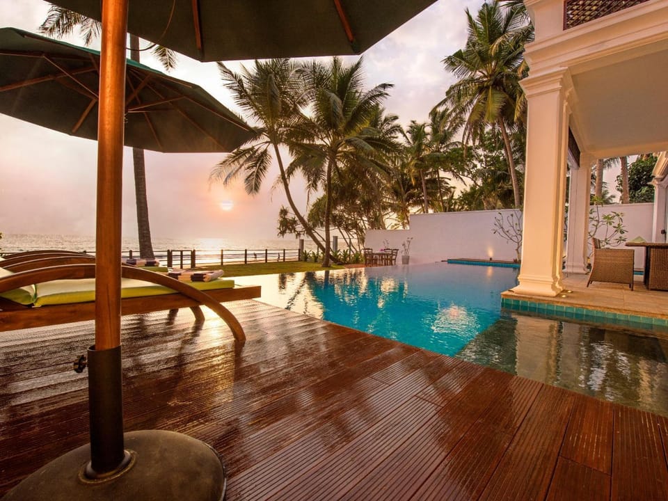 Patio, View (from property/room), Balcony/Terrace, Pool view, Swimming pool, Swimming pool, sunbed