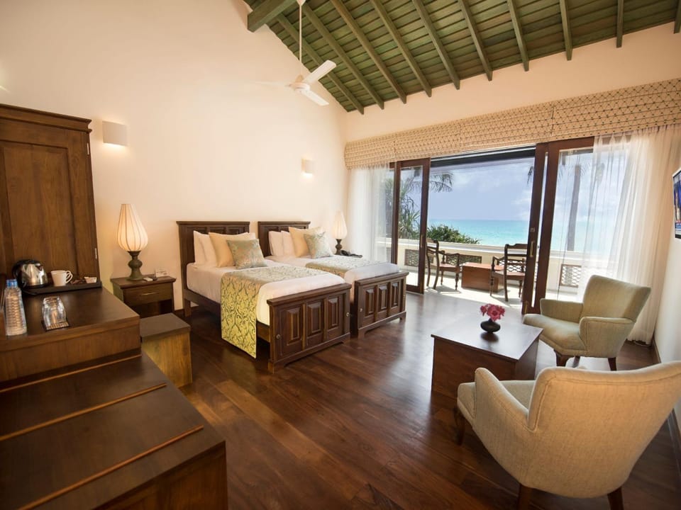 Coffee/tea facilities, View (from property/room), Balcony/Terrace, Living room, Photo of the whole room, Bedroom