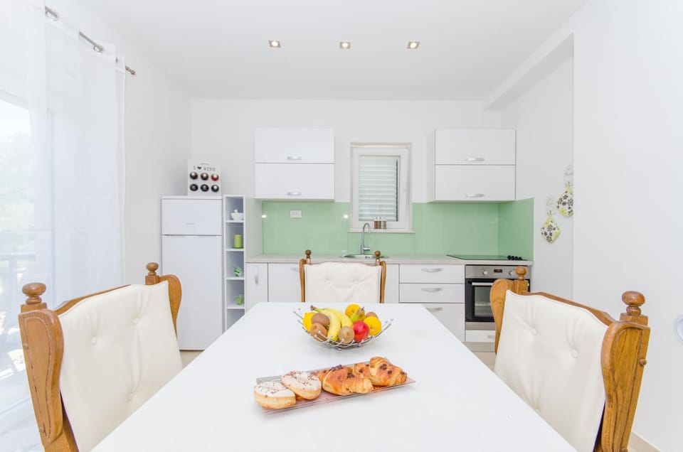 Beach & park Apartment Apartment in Šibenik-Knin County, Croatia