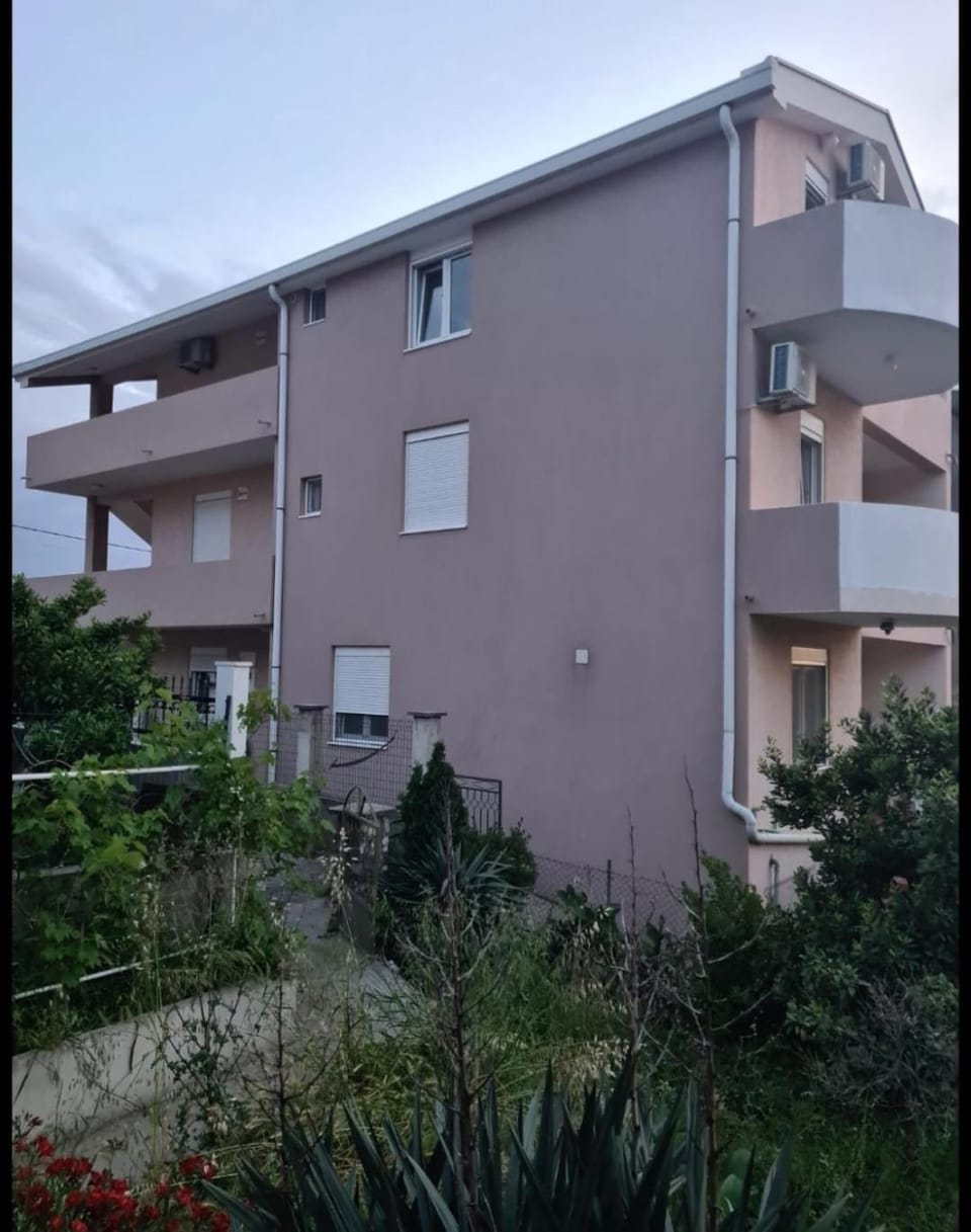 Apartments Safija Apartment in Ulcinj Municipality