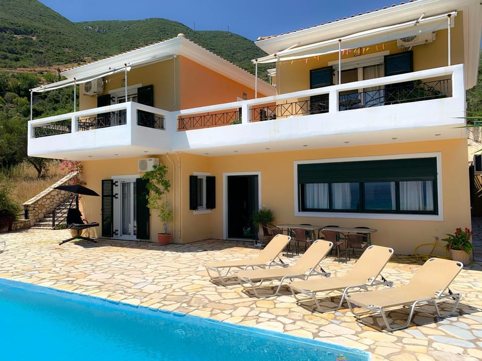 Property building, Summer, Swimming pool