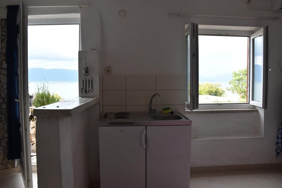Coffee/tea facilities, Kitchen or kitchenette, Dining area