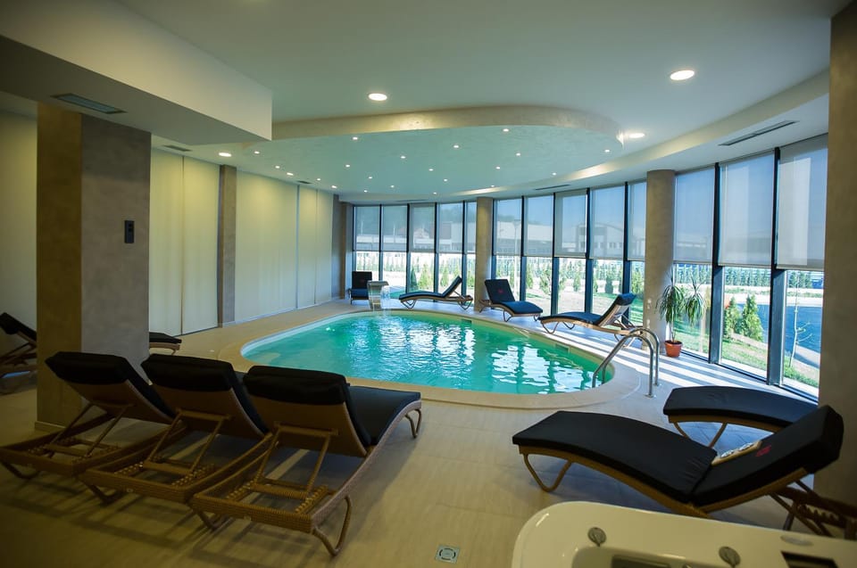 Hot Tub, Sauna