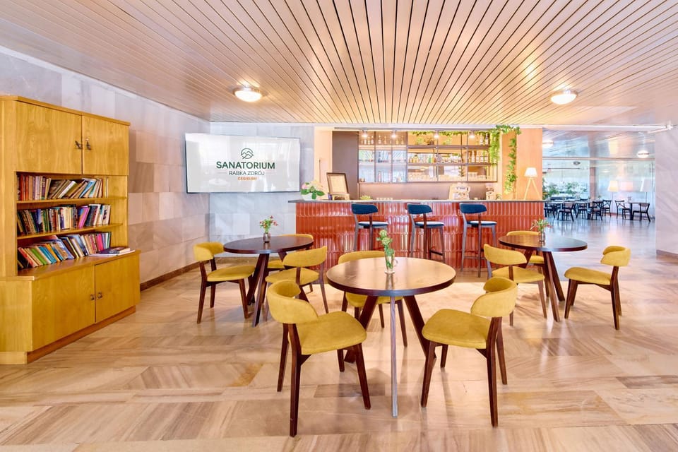 Lounge or bar, Seating area