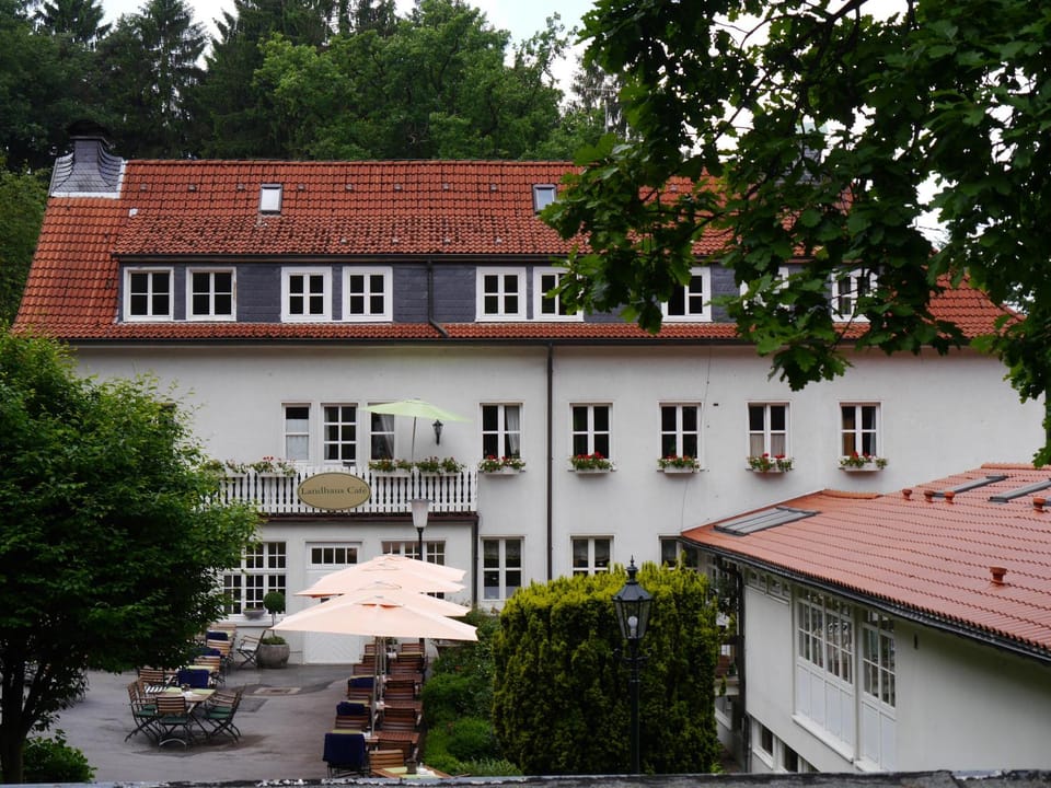 Property building, Restaurant/places to eat, Bird's eye view