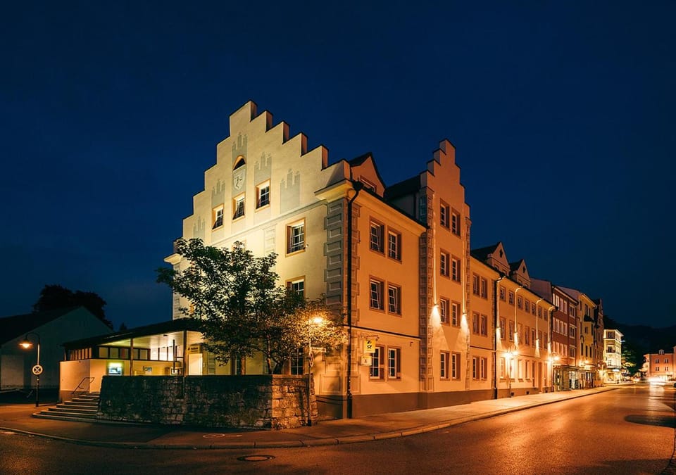 Property building, Location
