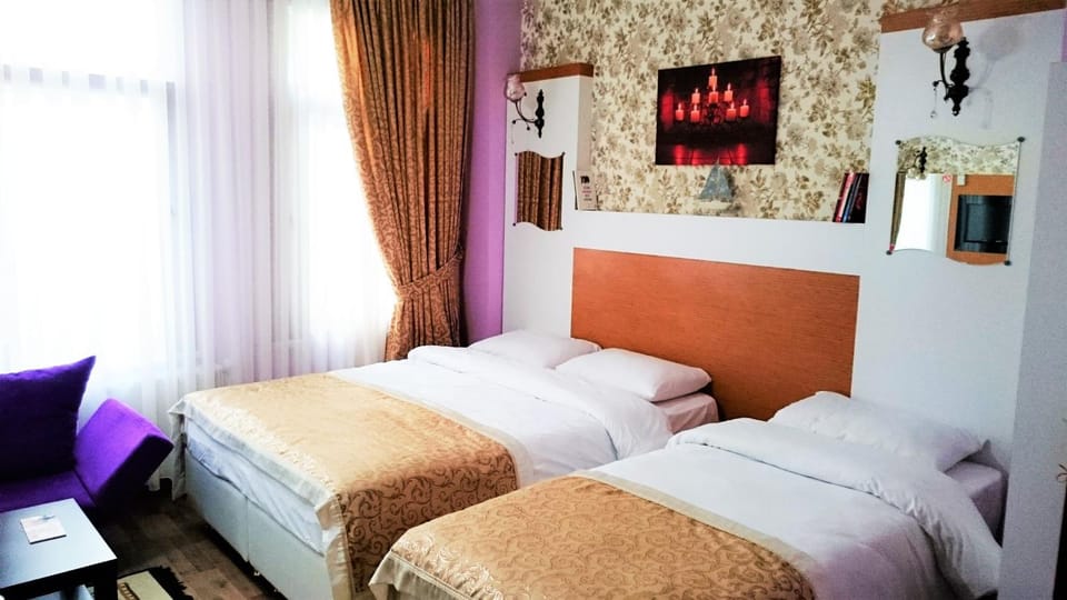Bed, TV and multimedia, Photo of the whole room