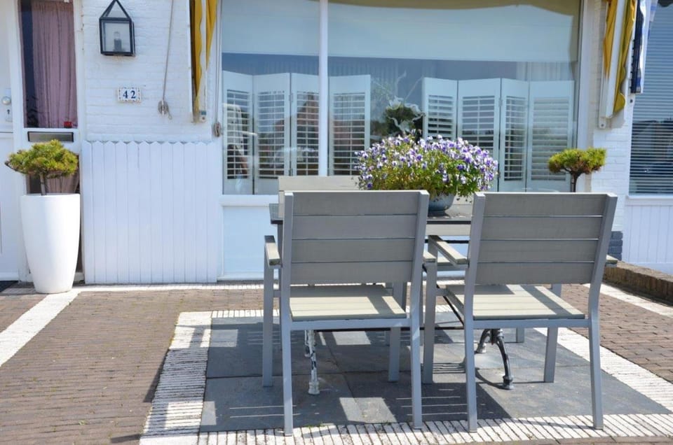 Pension 't hofje 350 meter van het strand Bed and Breakfast in Noordwijk