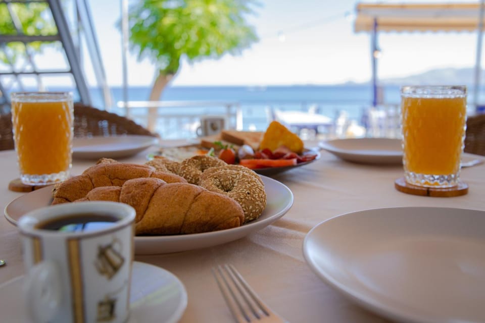 Sea view, Continental breakfast