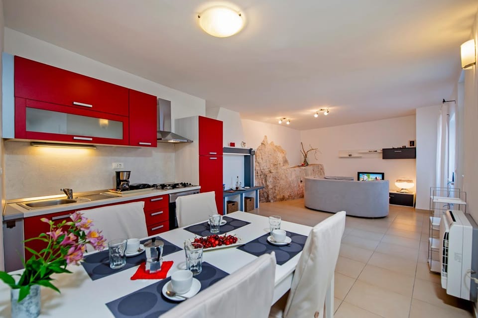 Kitchen or kitchenette, Living room, Seating area