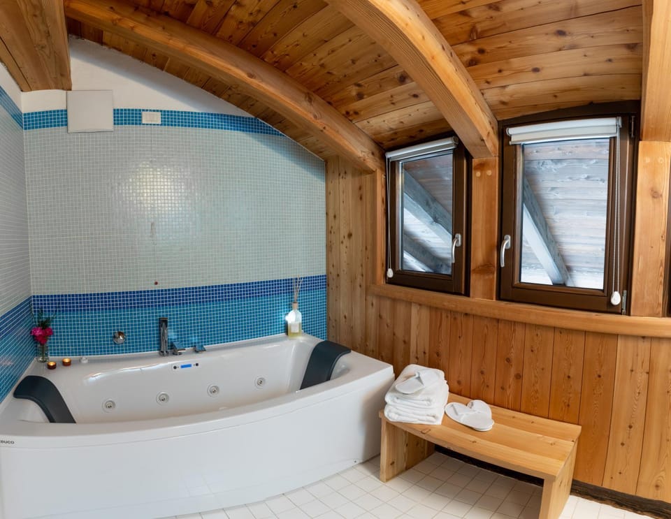 Bathroom, Bath