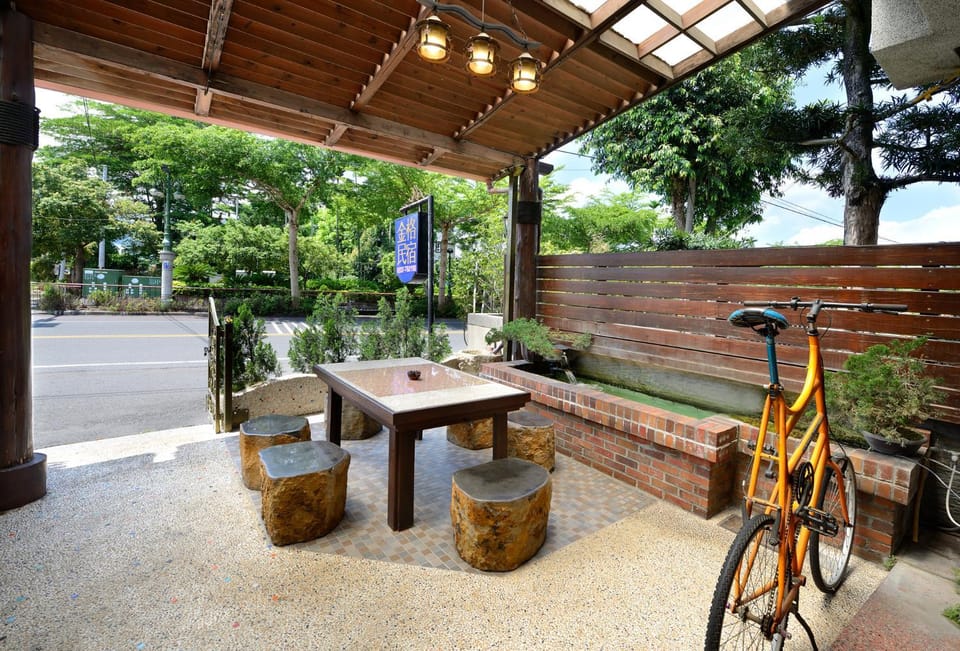 Patio, Facade/entrance