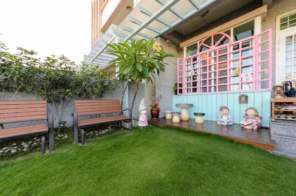 Off site, Garden