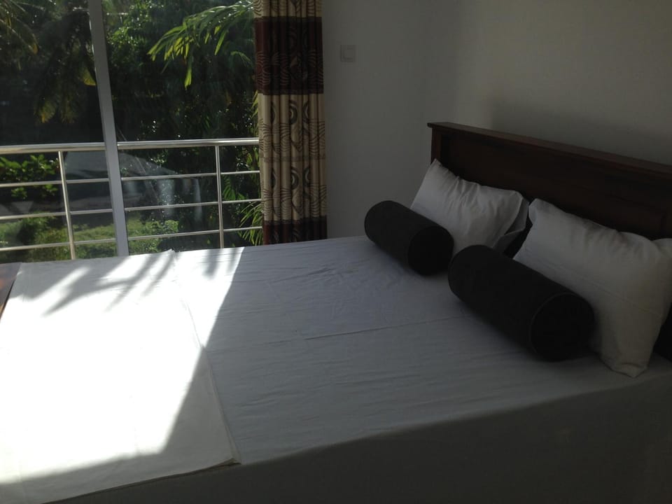 Bedroom, River view