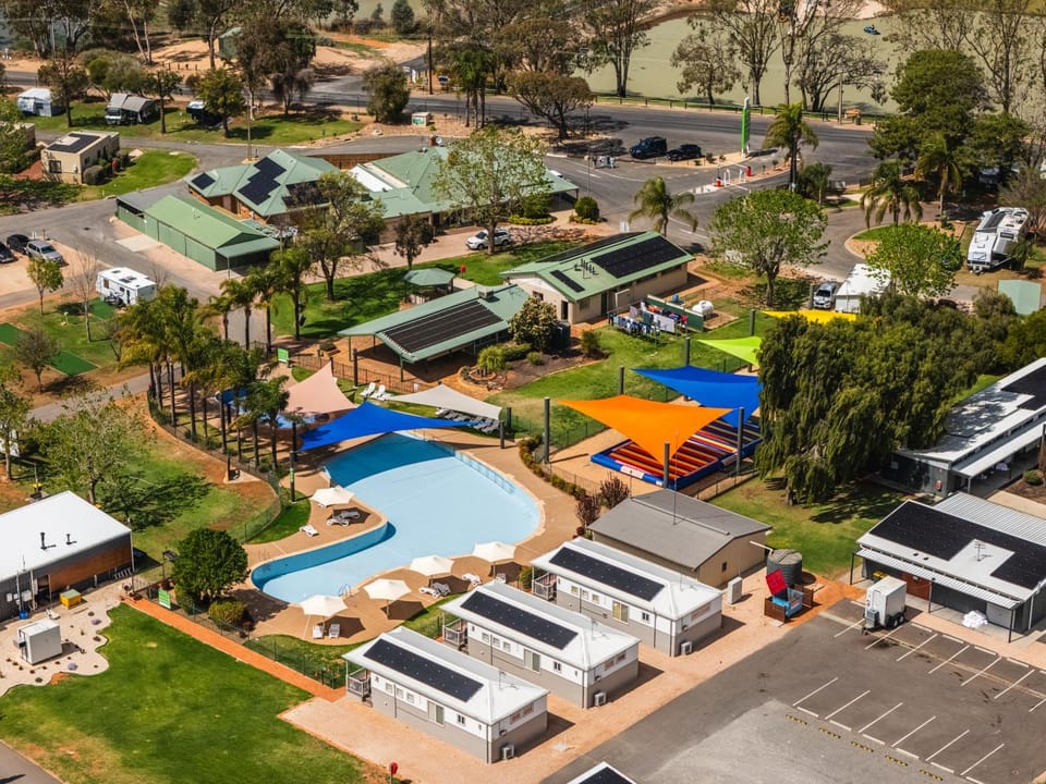 Berri Riverside Holiday Park Campground/ 
RV Resort in South Australia