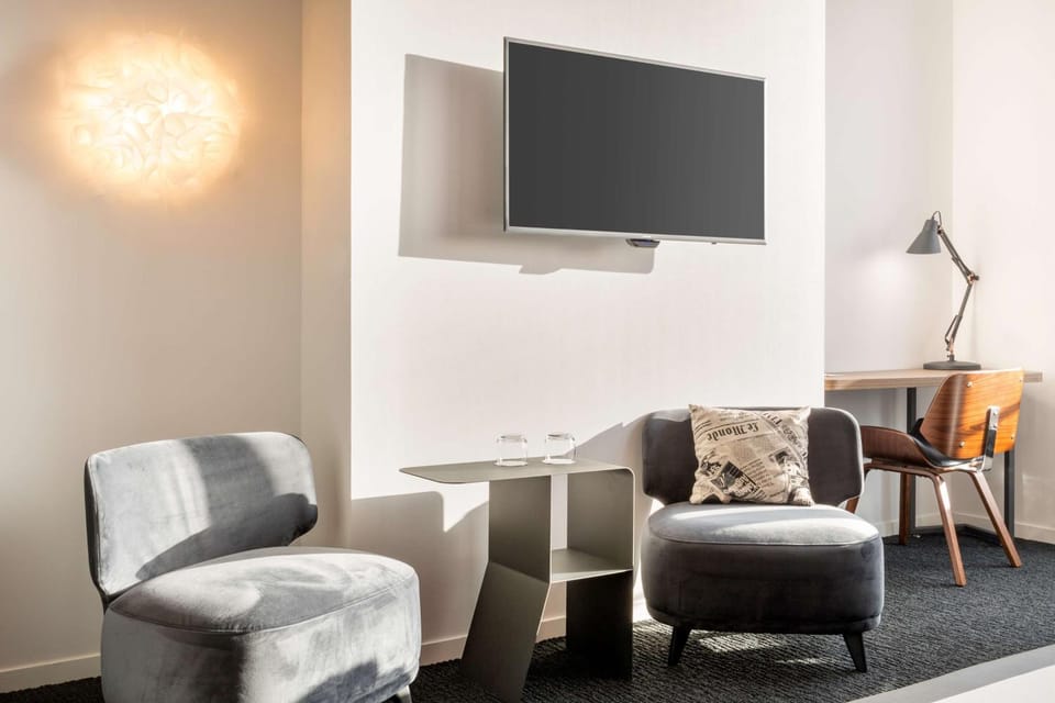 Photo of the whole room, On site