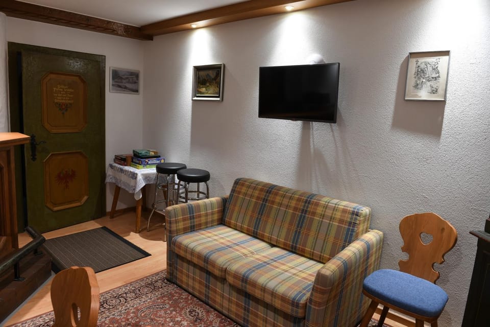 Communal lounge/ TV room, Lounge or bar