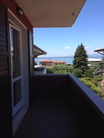 Property building, Natural landscape, View (from property/room), Balcony/Terrace, Garden view, Lake view