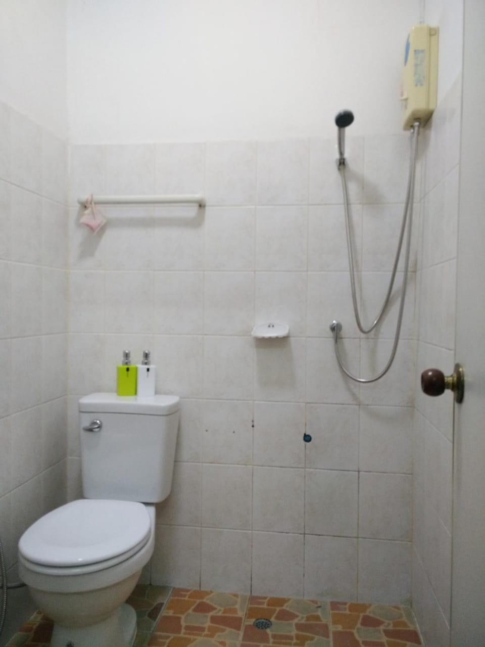 Shower, Toilet