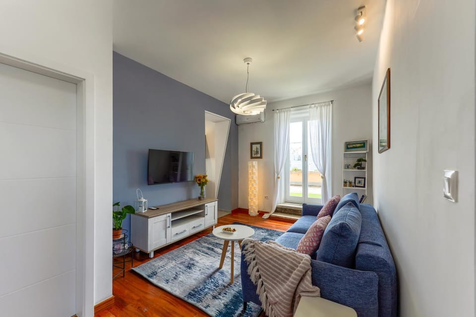 Communal lounge/ TV room, TV and multimedia, Living room, Seating area