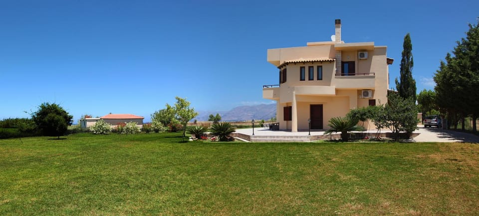 Facade/entrance, Garden view