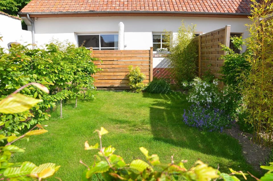 Property building, Patio, Garden