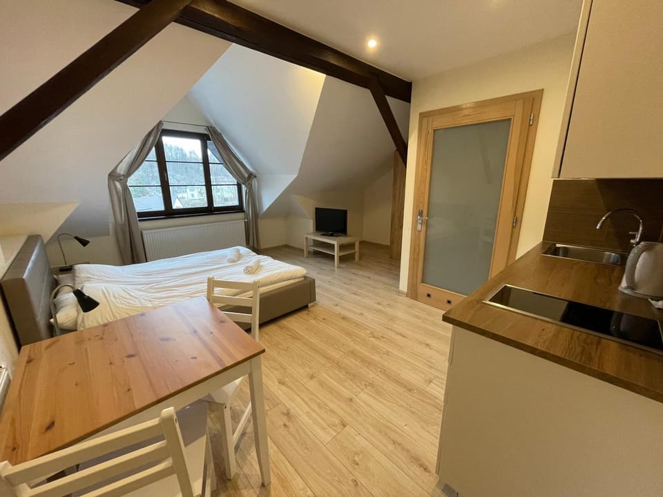 Kitchen or kitchenette, Living room
