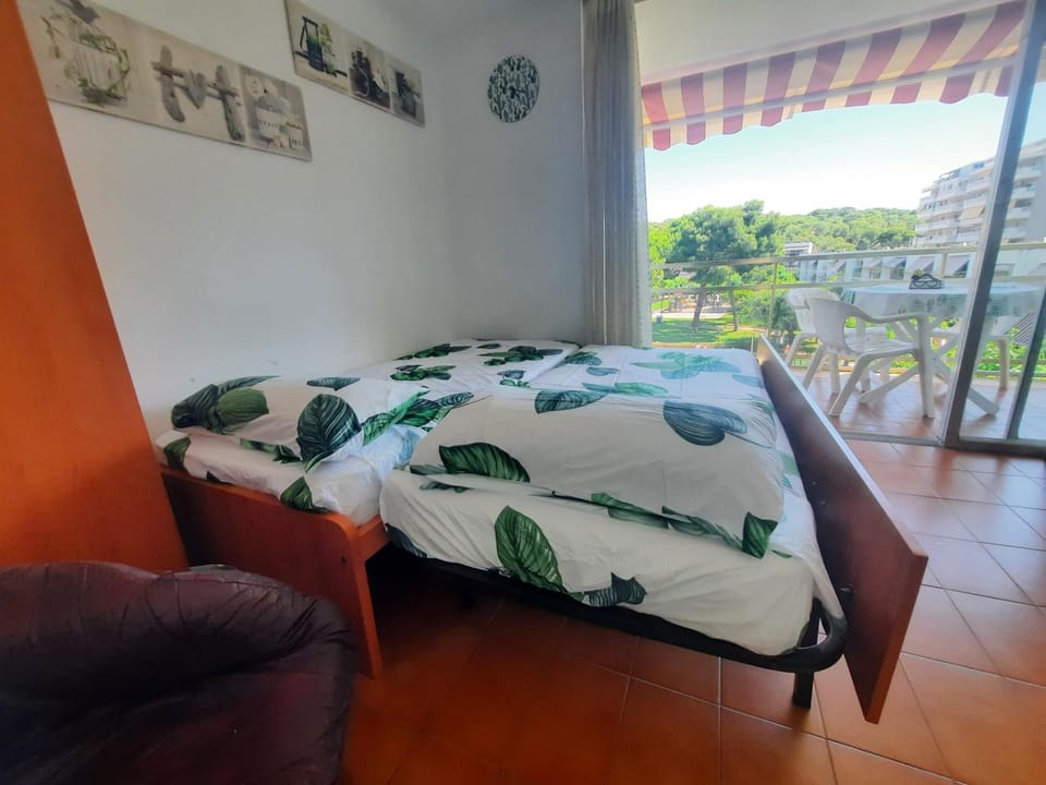 Reus y MAr Salou Apartment in Salou