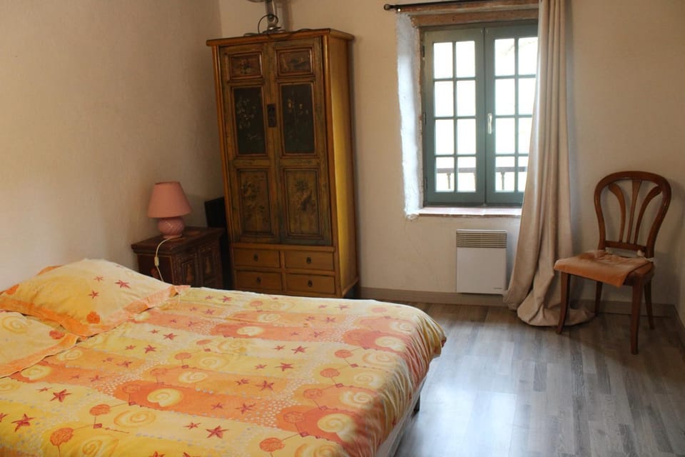 Bedroom, River view