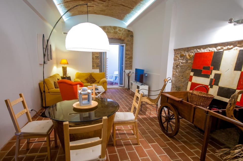 Casa do Poço Bed and Breakfast in Olhão